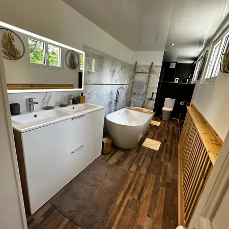 Du Beau Port בית הארחה