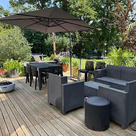 Du Beau Port בית הארחה 3*