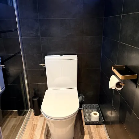 Du Beau Port בית הארחה 3*