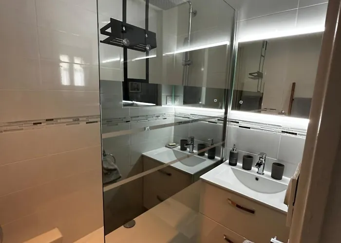 Du Beau Port Pensión 3*